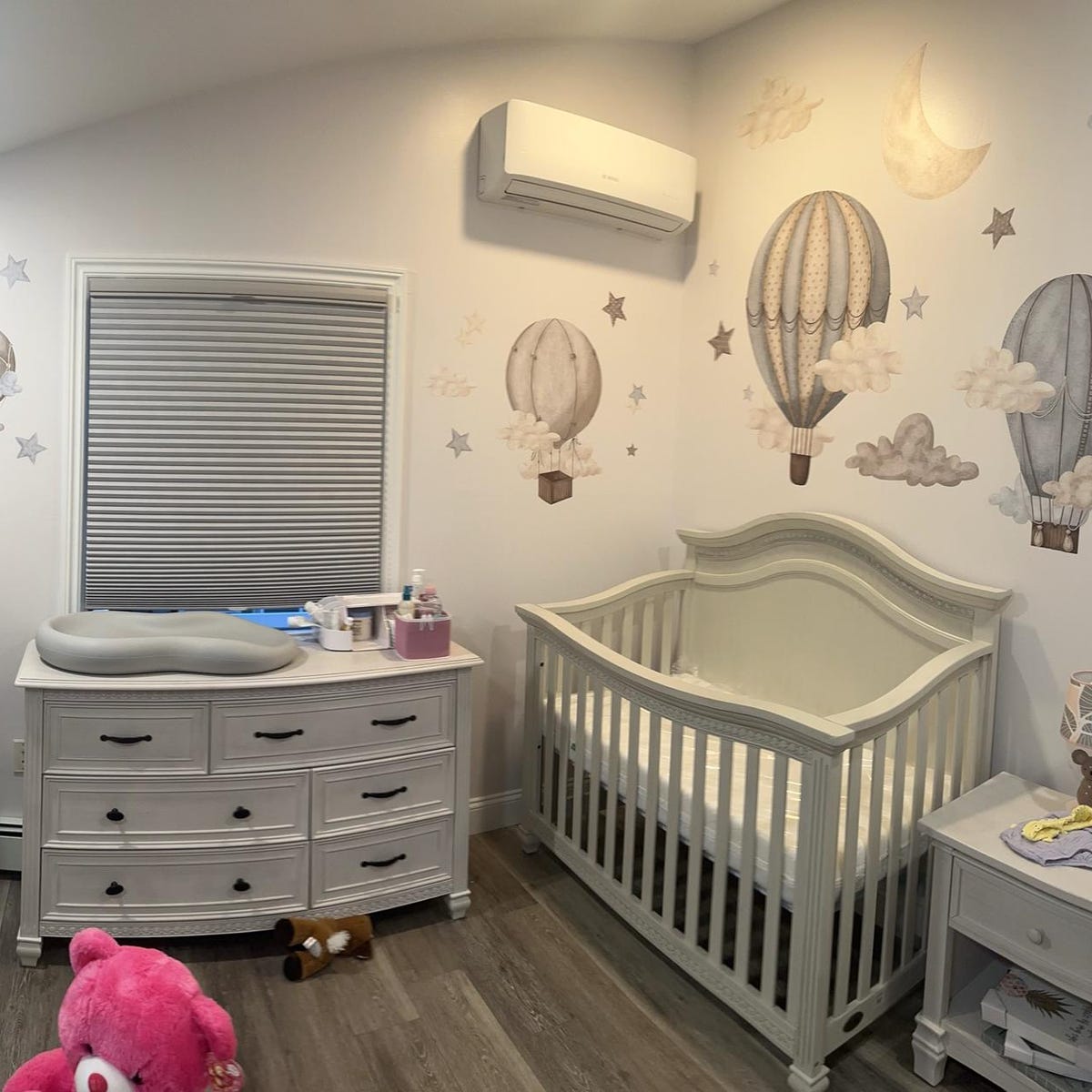 Dreamy Hot Air Balloons and Stars Wall Sticker for Nursery and Kids' Room - Clickwalls